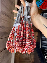 Load image into Gallery viewer, 23" Red Spiny Oyster Graduated Necklace