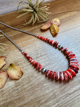 Load image into Gallery viewer, 23" Red Spiny Oyster Graduated Necklace