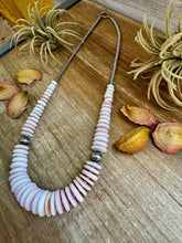 Load image into Gallery viewer, 23" Pink Conch Graduated Necklace